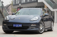 保時(shí)捷Panamera 4