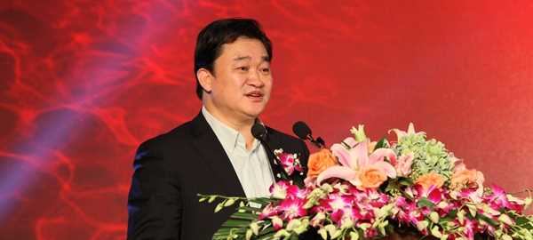 新華網(wǎng)董事長、總裁田舒斌致開幕詞