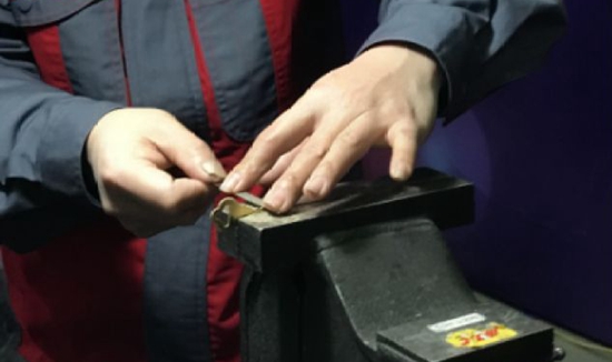 徒手配鑰匙、冰火焊鋼管……這些航天工匠們的超群技藝令人嘆服！
