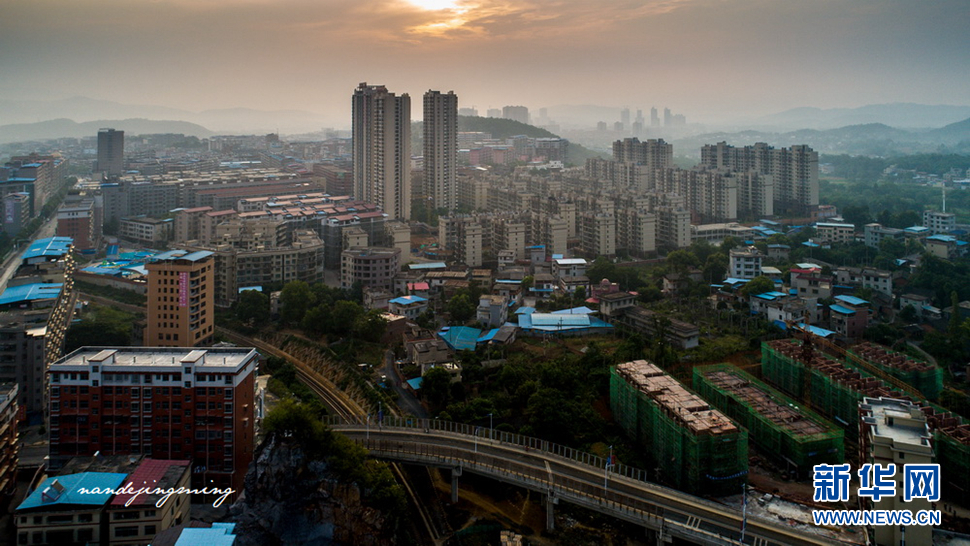 改革開放40年，縣城變化令人驚