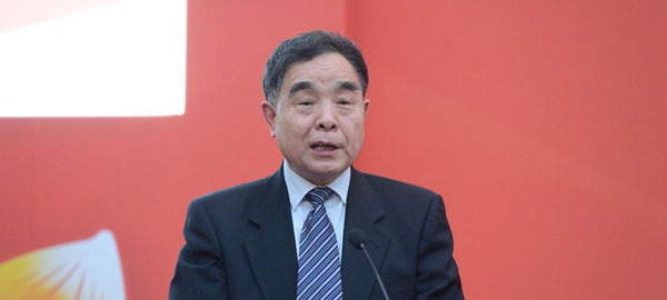 全國(guó)人大教科文衛(wèi)委員會(huì)主任委員、清華大學(xué)新聞出版學(xué)院院長(zhǎng)柳斌杰致辭