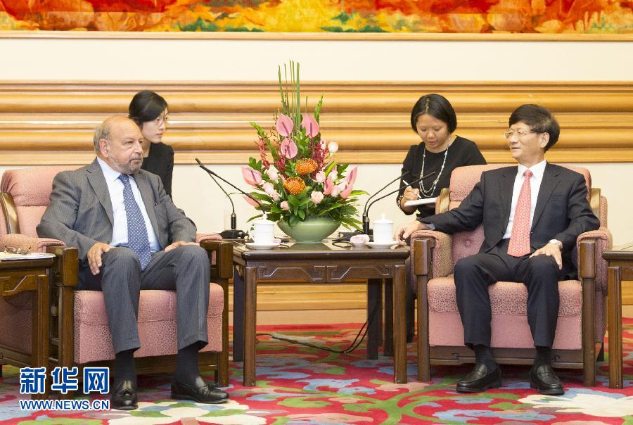 9月5日，中共中央政治局委員、中央政法委書(shū)記孟建柱在北京中南海會(huì)見(jiàn)國(guó)際法院院長(zhǎng)亞伯拉罕。 新華社記者 黃敬文 攝 