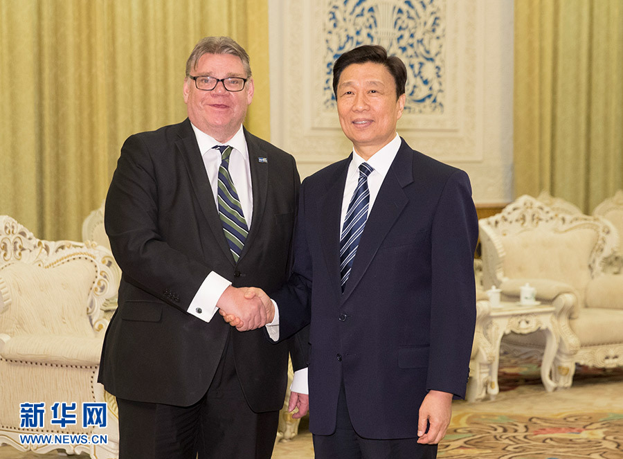 2月28日，中國國家副主席李源潮在北京會(huì)見芬蘭外交部長索伊尼。新華社記者丁林?jǐn)z