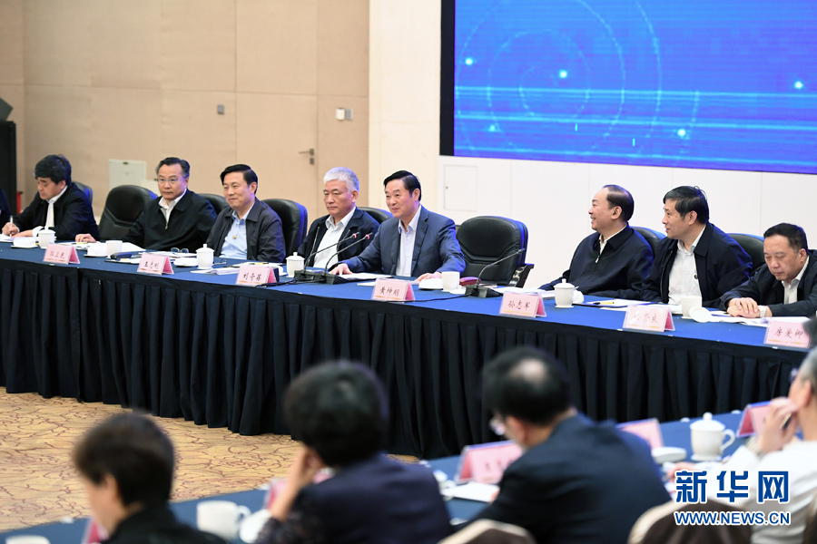 5月11日，中宣部在深圳召開深化文化體制改革座談會。中共中央政治局委員、中央書記處書記、中宣部部長劉奇葆出席會議并講話。 新華社記者張領(lǐng) 攝