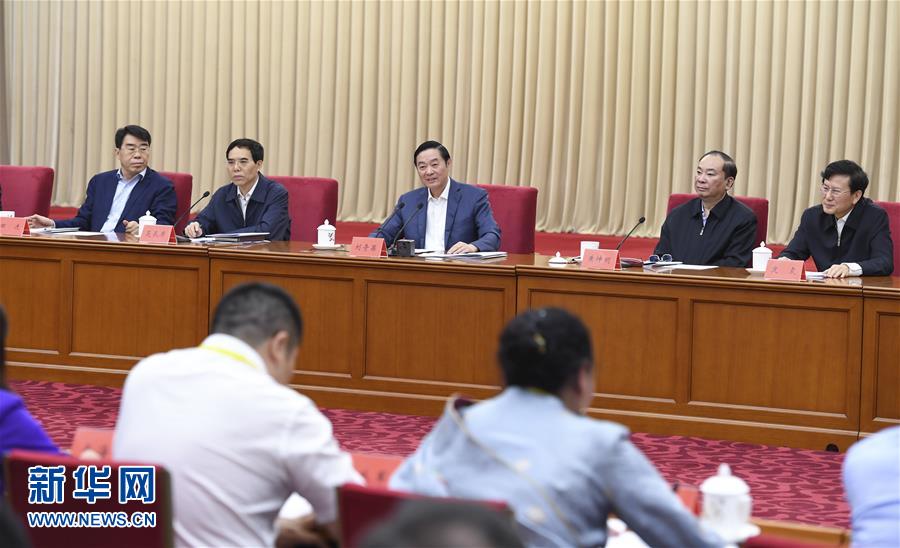 5月18日，中共中央政治局委員、中央書記處書記、中宣部部長劉奇葆在北京出席紀念新華書店成立80周年座談會并講話。 新華社記者 張領(lǐng) 攝