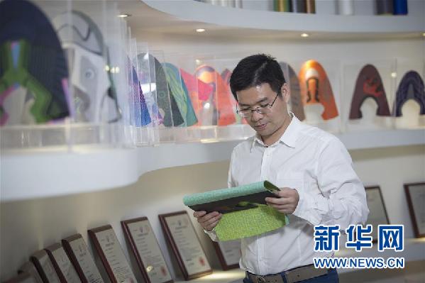 （十九大時光·圖文互動）（3）青春，在夢想的引領(lǐng)下飛揚——來自基層蹲點現(xiàn)場的報道