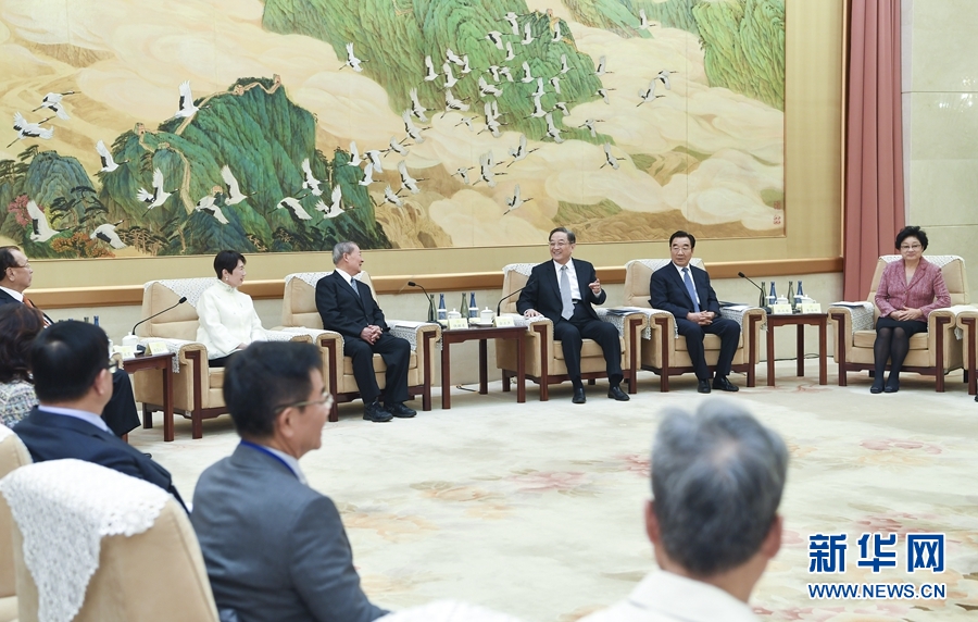 11月7日，全國政協(xié)主席俞正聲在北京會(huì)見饒穎奇率領(lǐng)的臺(tái)灣民意代表交流參訪團(tuán)。新華社記者張領(lǐng)攝