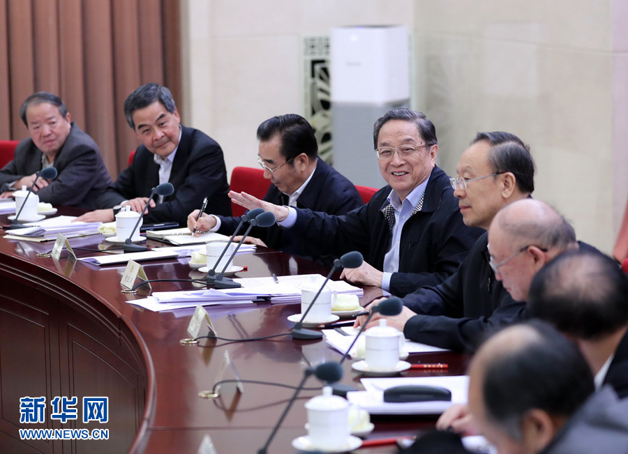 11月16日，全國政協(xié)在北京召開第75次雙周協(xié)商座談會，圍繞“推進糧食定價機制、補貼政策和收儲制度改革”建言獻策。全國政協(xié)主席俞正聲主持會議并講話。新華社記者 鞠鵬 攝