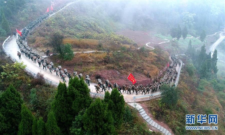 （新華全媒頭條·圖文互動(dòng)）（13）備戰(zhàn)踏上新起點(diǎn)，練兵展現(xiàn)新氣象——2018中國軍隊(duì)新年開訓(xùn)全景大掃描