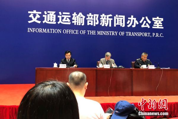 交通運輸部6月份例行新聞發(fā)布會現(xiàn)場。 程春雨 攝