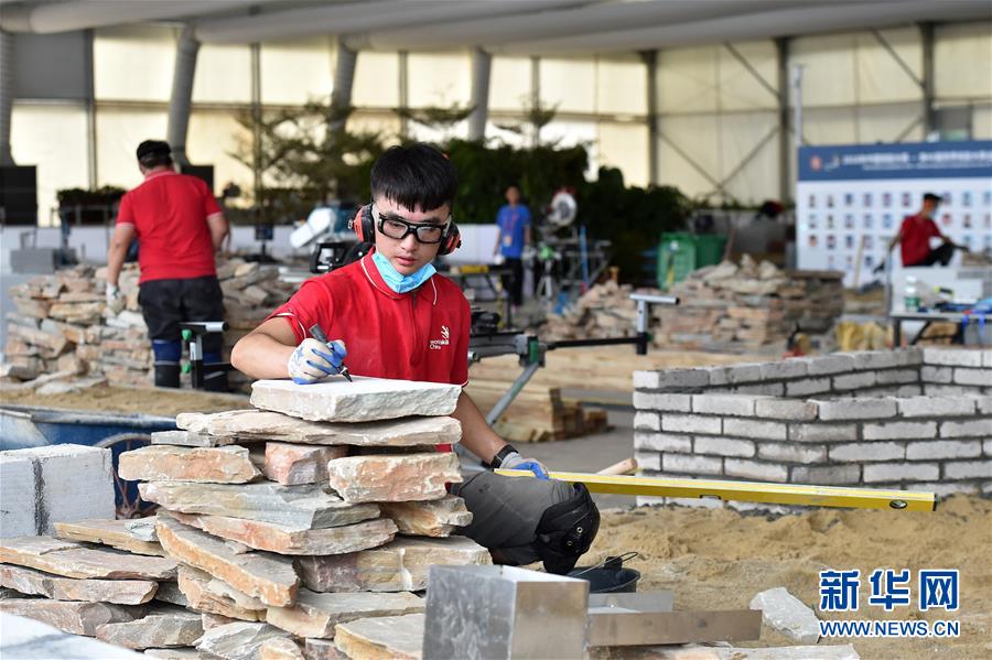 （新華全媒頭條·圖文互動）（2）上下合力，聚力破障，開辟“大國工匠”建設(shè)新格局