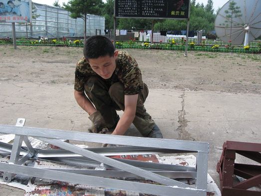 【網(wǎng)絡(luò)媒體國防行】軍中小能手！漠河雷達(dá)站里，別樣軍旅文化生活讓人“驚艷”