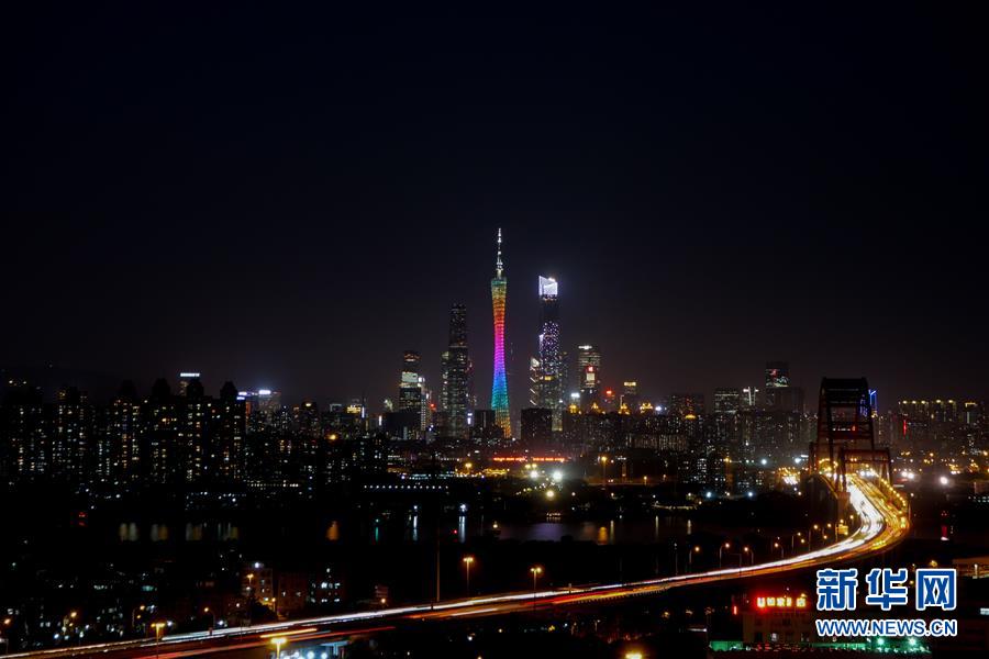 （在習(xí)近平新時(shí)代中國(guó)特色社會(huì)主義思想指引下·慶祝改革開放40周年·開放發(fā)展）（新華全媒頭條·圖文互動(dòng)）（1）開放中國(guó)：大門越開越大 道路越走越寬