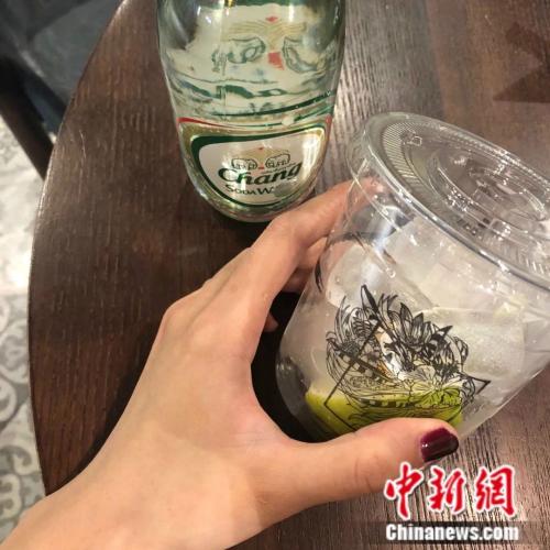 奶茶的種類已經(jīng)不再限制于“奶 茶”。來(lái)源：受訪者供圖。