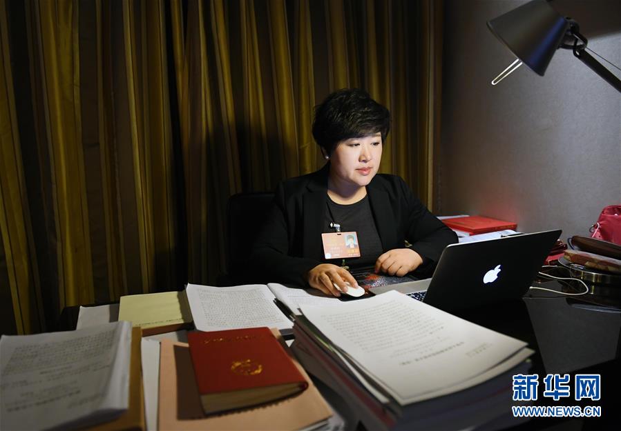 （兩會(huì)·基層代表履職故事）（3）全國(guó)人大代表孫艷玲：做好非遺事業(yè)，讓古老技藝活起來(lái)