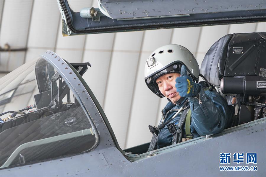（新華全媒頭條·圖文互動）（4）戰(zhàn)鷹，為祖國奮飛——記空軍航空兵某旅旅長、特級飛行員郝井文