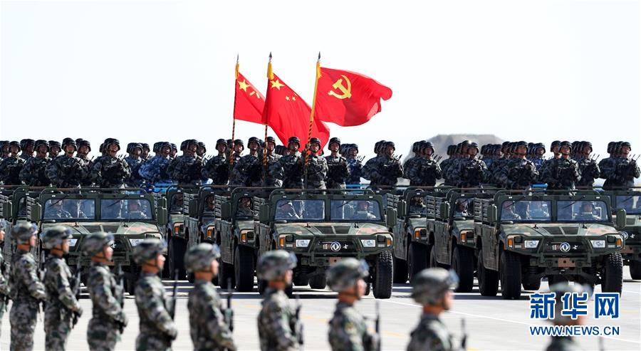 （新華全媒頭條·強(qiáng)軍思想引領(lǐng)新征程·圖文互動(dòng)）（8）那一刻，我們光榮接受檢閱