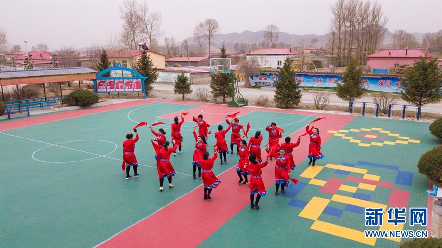 （壯麗70年&middot;奮斗新時(shí)代&middot;圖文互動(dòng)）（3）情同一家，守望相助，共奔小康&mdash;&mdash;內(nèi)蒙古興安盟巴彥敖包嘎查民族團(tuán)結(jié)見聞