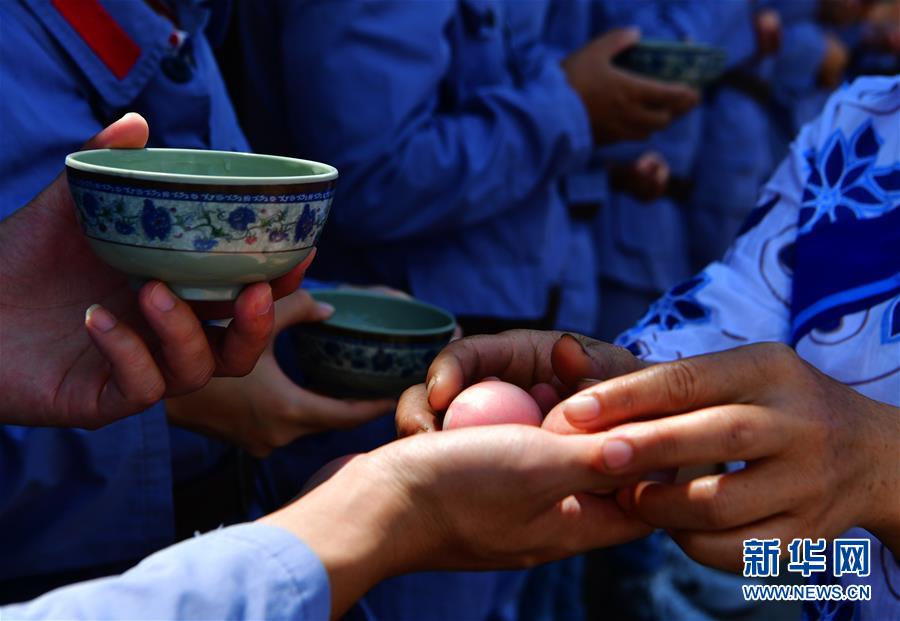 （新華全媒頭條·不忘初心、牢記使命——記者再走長(zhǎng)征路·圖文互動(dòng)）（4）風(fēng)展紅旗如畫(huà)——來(lái)自長(zhǎng)征出發(fā)地長(zhǎng)汀、寧化的紅色信仰報(bào)告 