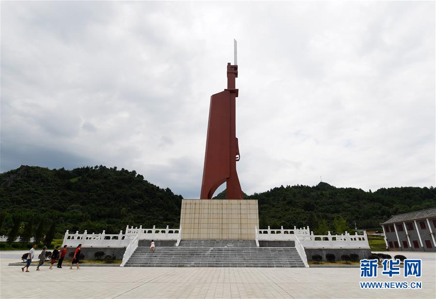 （壯麗70年·奮斗新時代——記者再走長征路·圖文互動）（2）他們，找到了3000多個紅軍烈士的名字