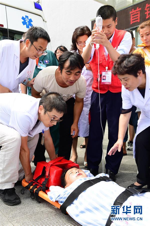 （新華全媒頭條·圖文互動）（10）有一絲希望，就盡百倍努力——貴州水城“7·23”特大山體滑坡72小時救援紀實