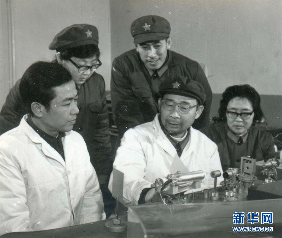 （愛國情 奮斗者·圖文互動）（1）永不停轉(zhuǎn)的“陀螺”——追記中國工程院院士、國防科技大學教授高伯龍