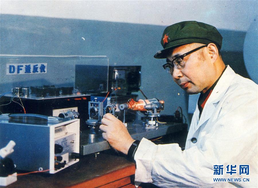（愛國情 奮斗者·圖文互動）（2）永不停轉(zhuǎn)的“陀螺”——追記中國工程院院士、國防科技大學教授高伯龍
