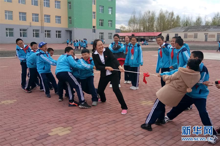 （不忘初心、牢記使命·圖文互動）（3）鄉(xiāng)村教師袁艷敏：點亮山區(qū)孩子的夢