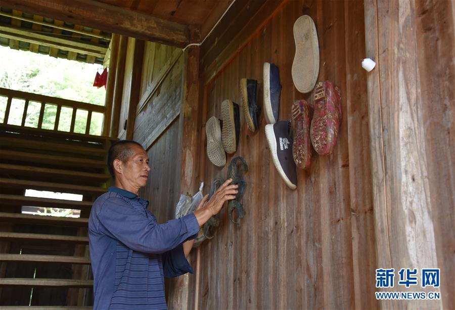 （愛(ài)國(guó)情 奮斗者·圖文互動(dòng)）（4）貴州印江高石坎護(hù)林隊(duì)：半輩子，以林場(chǎng)為家