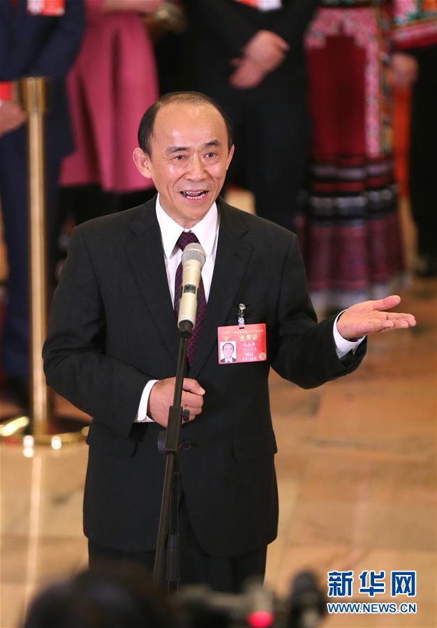 （兩會(huì)·面對(duì)面）（3）全國(guó)人大代表接受采訪(fǎng)