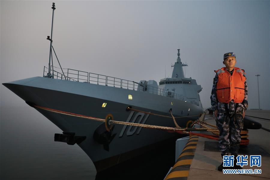 （新春走基層&middot;圖文互動）（4）&ldquo;我們的目標在視距之外，征途是星辰大海&rdquo;&mdash;&mdash;夜探國產(chǎn)首艘萬噸級驅逐艦南昌艦