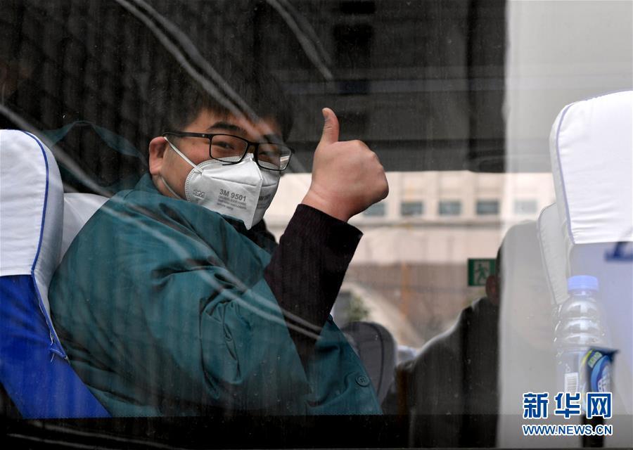（新華全媒頭條·圖文互動）（17）萬眾一心迎挑戰(zhàn) 眾志成城戰(zhàn)疫情——全國總動員打響疫情防控阻擊戰(zhàn)紀(jì)實(shí)
