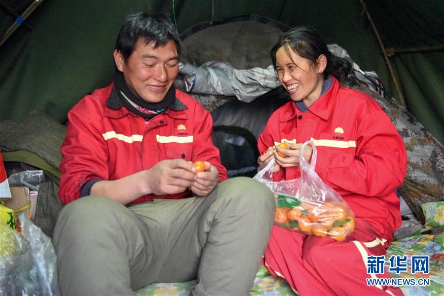 （新春走基層·圖文互動）（7）寒冬里，“沙漠玫瑰”猶自綻放