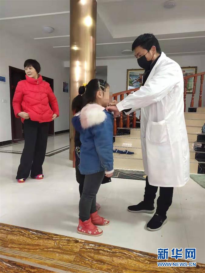 （聚焦疫情防控·圖文互動(dòng)）（3）從武漢返鄉(xiāng)的一家人：“鄰里情割不斷，自行隔離是義務(wù)”