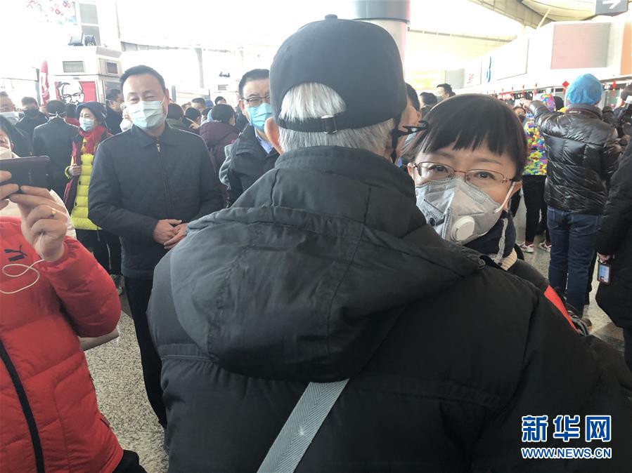 （熱點鮮報·圖文互動）（1）三代人的約定：父母送我援湖北，我給孩子樹榜樣