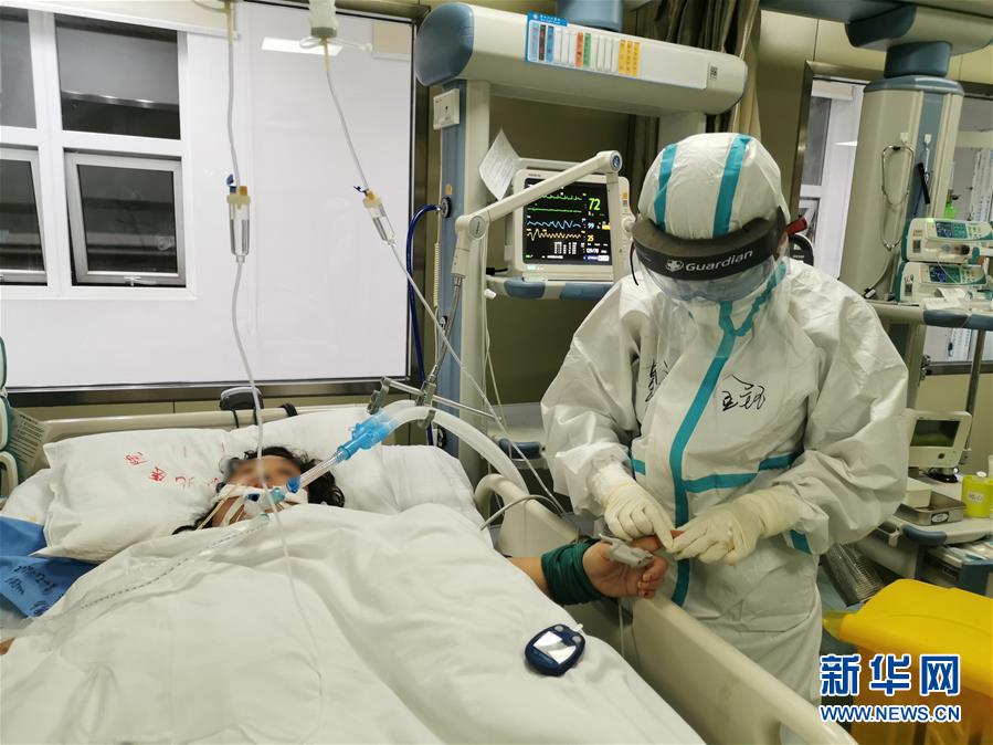 （一線抗疫群英譜·圖文互動(dòng)）（2）生命之光，溫暖“無面之交”——記抗疫一線重癥監(jiān)護(hù)室90后護(hù)士金鈺 