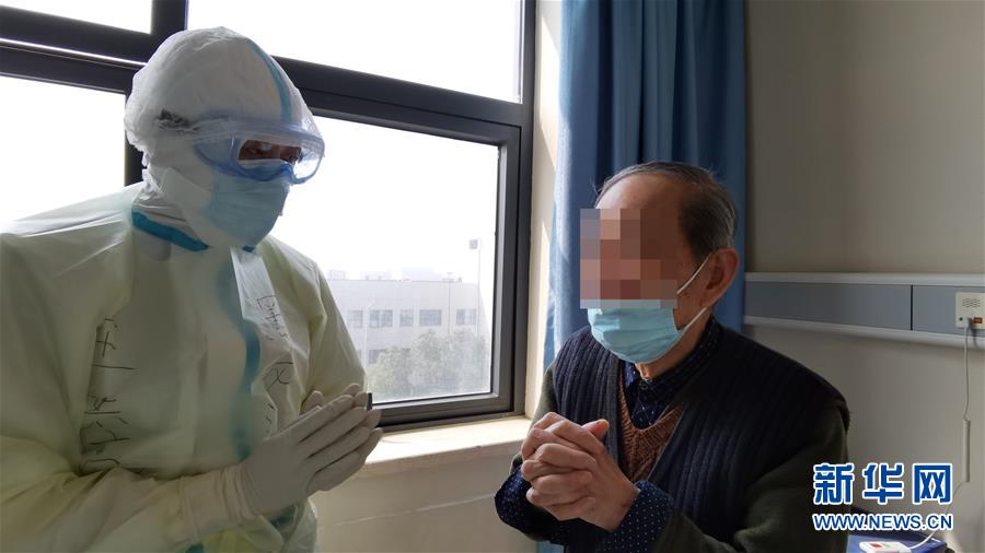 （聚焦疫情防控·圖文互動）（1）重癥醫(yī)生王洪亮：“沖在前，守到底”
