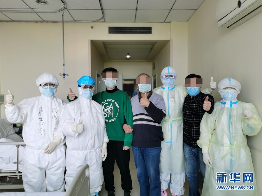 （聚焦疫情防控·圖文互動）（2）重癥醫(yī)生王洪亮：“沖在前，守到底”