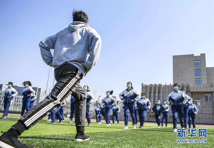 （圖文互動）（11）“早”安同學，“早”安老師！——新疆初高中畢業(yè)班復課一周回訪見聞