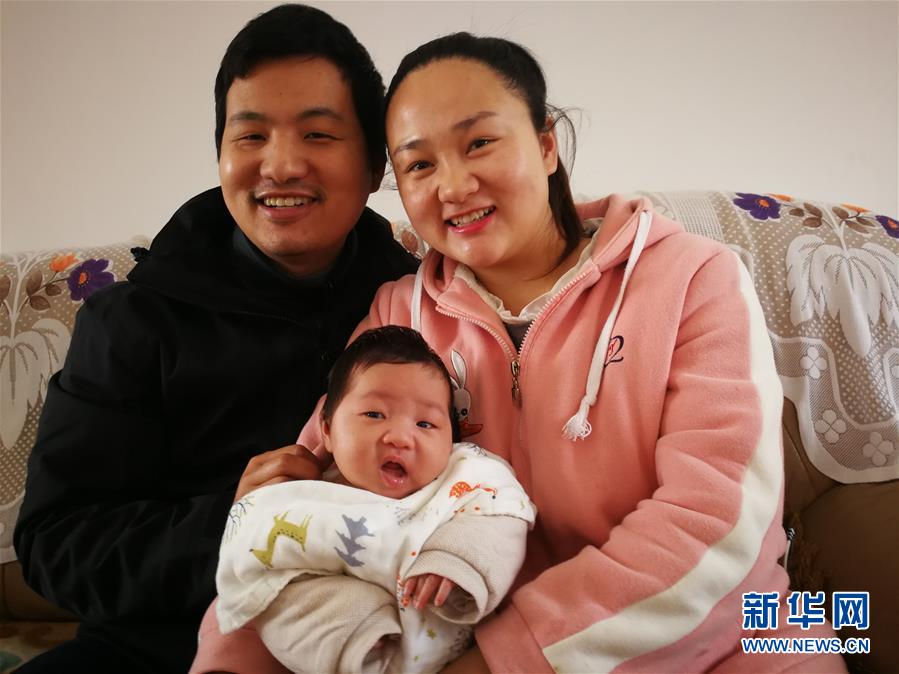 （一線抗疫群英譜·圖文互動）（6）羅文浩：“女兒，你的名字里有溫暖，有榮光！”
