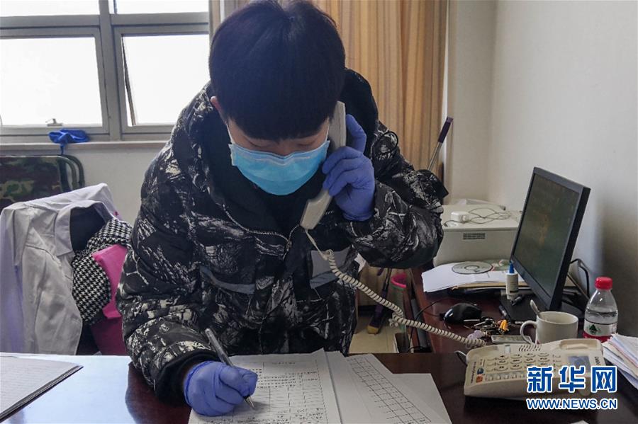 （一線抗疫群英譜·圖文互動(dòng)）（2）大學(xué)生志愿者譚藝西：在武漢，我和媽媽共戰(zhàn)“疫”