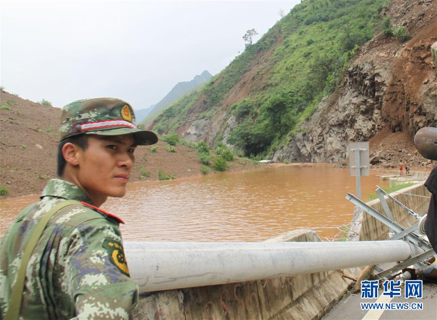 （為了民族復(fù)興·英雄烈士譜·圖文互動）謝樵：為救援泅渡堰塞湖，犧牲時只有24歲