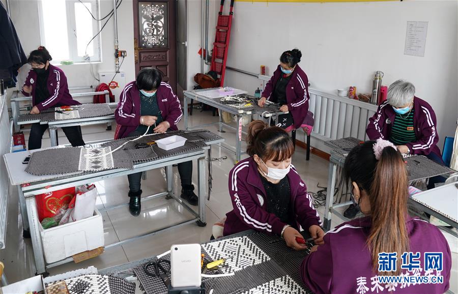 （在習(xí)近平新時(shí)代中國(guó)特色社會(huì)主義思想指引下——新時(shí)代新作為新篇章·習(xí)近平總書(shū)記關(guān)切事·圖文互動(dòng)）（2）助你飛翔，擁抱陽(yáng)光——助力殘疾人脫貧攻堅(jiān)故事