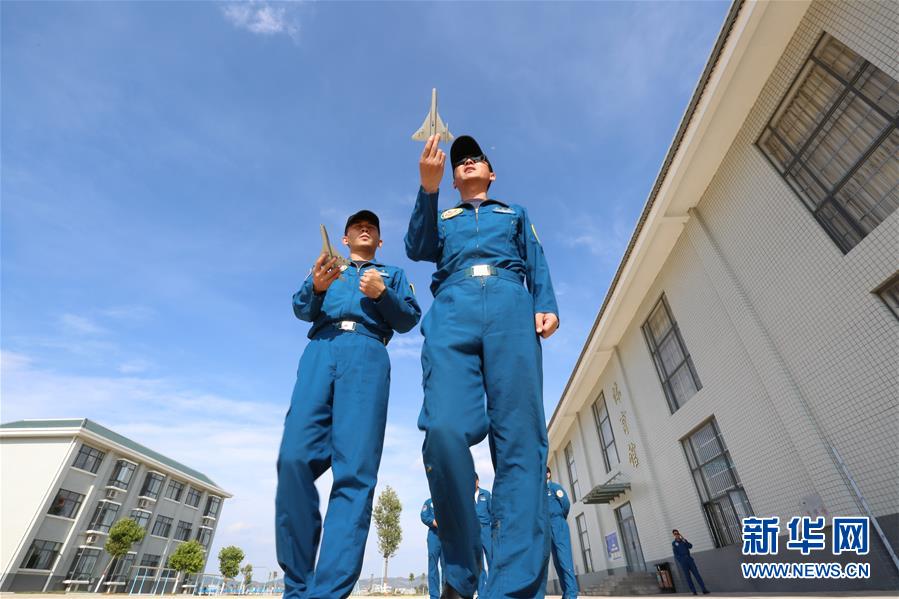 （圖文互動）（3）5290小時！中國空軍殲擊機飛行紀錄保持者光榮停飛