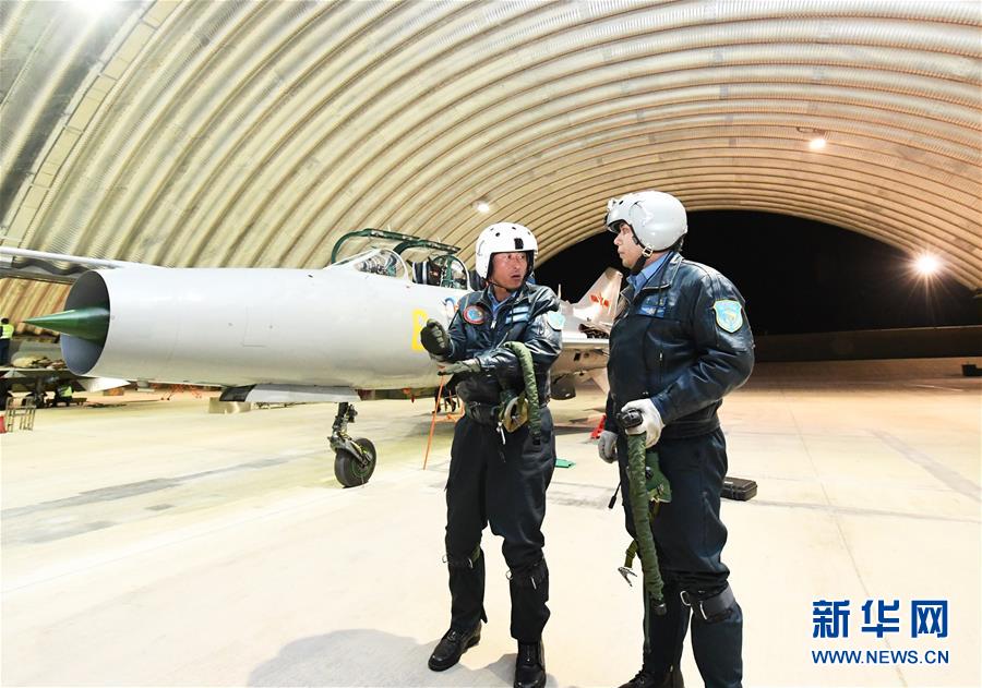 （圖文互動）（5）5290小時！中國空軍殲擊機飛行紀錄保持者光榮停飛