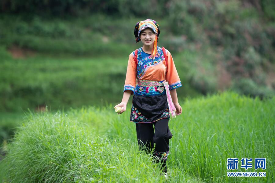 （新華全媒頭條·走向我們的小康生活·圖文互動）（4）那山，那人，那苗寨——十八洞村三代人的奮斗史