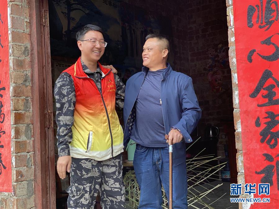 （在習(xí)近平新時(shí)代中國特色社會(huì)主義思想指引下——新時(shí)代新作為新篇章·習(xí)近平總書記關(guān)切事·圖文互動(dòng)）（4）青春做伴，西部放歌——走近扎根西部建設(shè)邊疆的大學(xué)生們