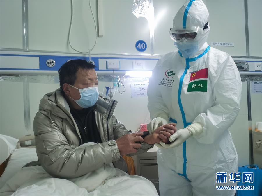 （抗疫一線醫(yī)務人員英雄群體·圖文互動）（2）合力護航生命之舟——遼寧、上海、廣東等醫(yī)療隊聯(lián)手決戰(zhàn)雷神山