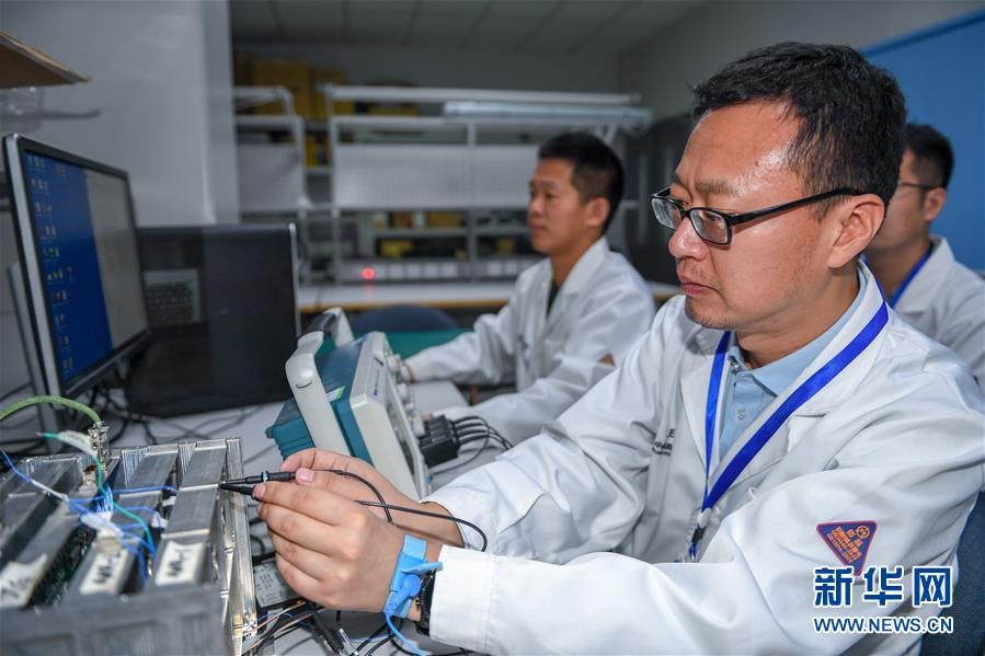 （在習近平新時代中國特色社會主義思想指引下——新時代新作為新篇章·習近平總書記關(guān)切事·圖文互動）（3）終不悔為國為民，攀高峰只爭朝夕——來自科學家們的動人故事