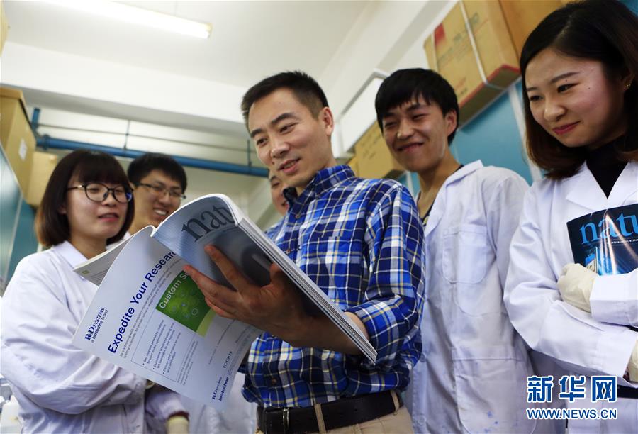 （在習近平新時代中國特色社會主義思想指引下——新時代新作為新篇章·習近平總書記關(guān)切事·圖文互動）（4）終不悔為國為民，攀高峰只爭朝夕——來自科學家們的動人故事